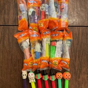 PEZ HALLOWEEN Lot of 17 Candy Dispensers 10 New